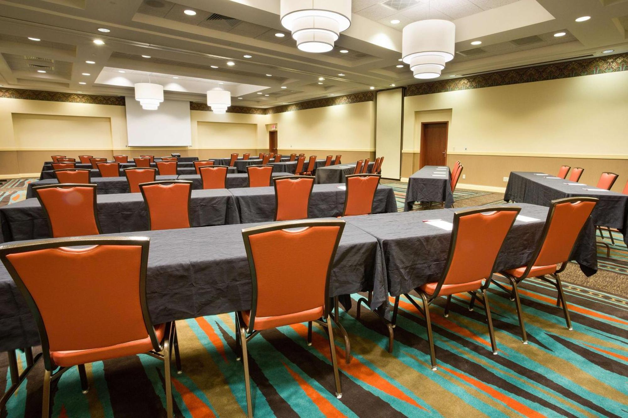 Drury Inn & Suites Columbus Grove City Buitenkant foto