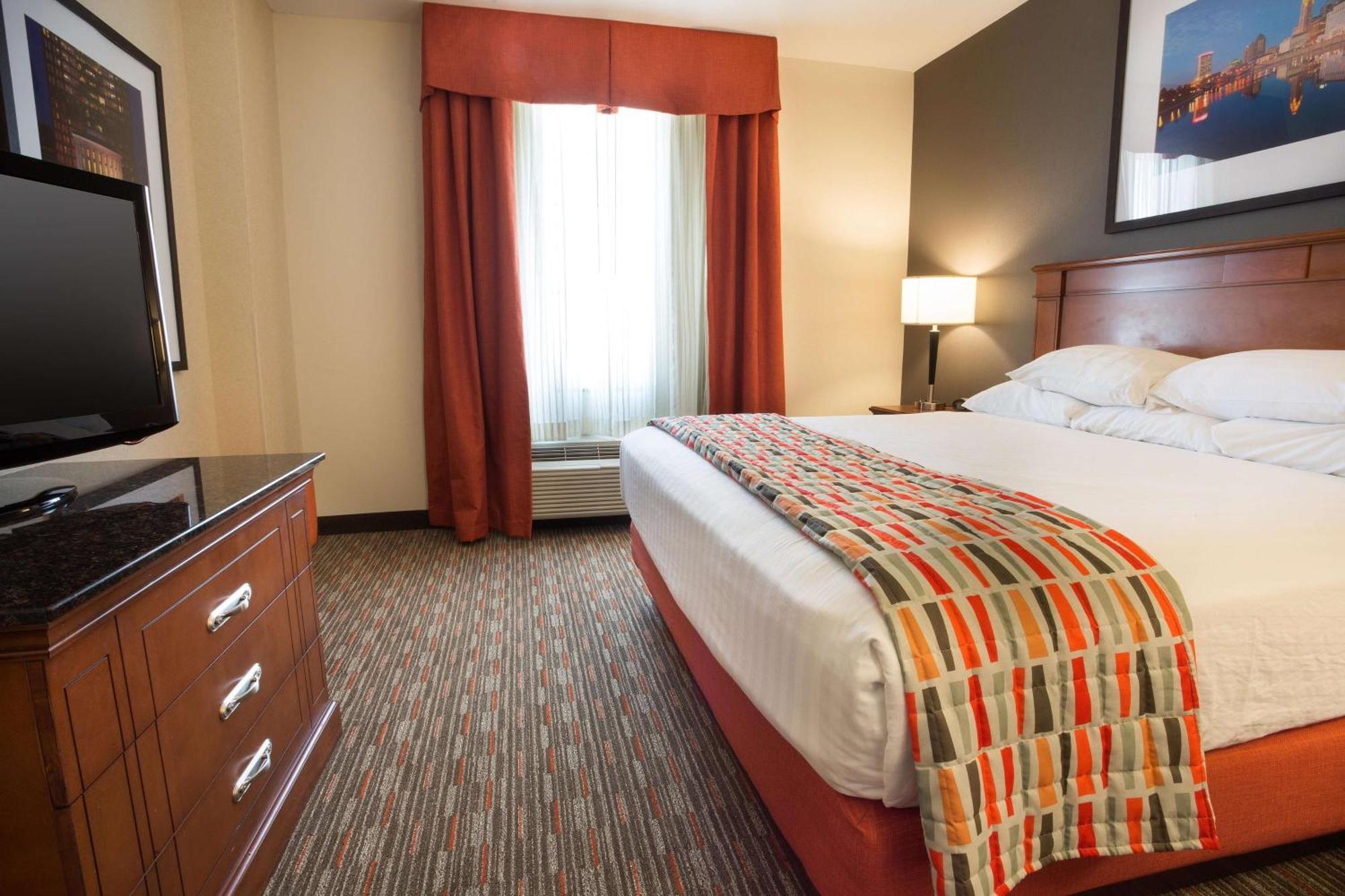 Drury Inn & Suites Columbus Grove City Buitenkant foto