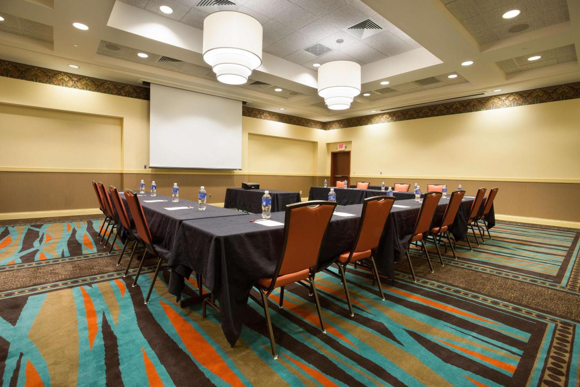 Drury Inn & Suites Columbus Grove City Buitenkant foto