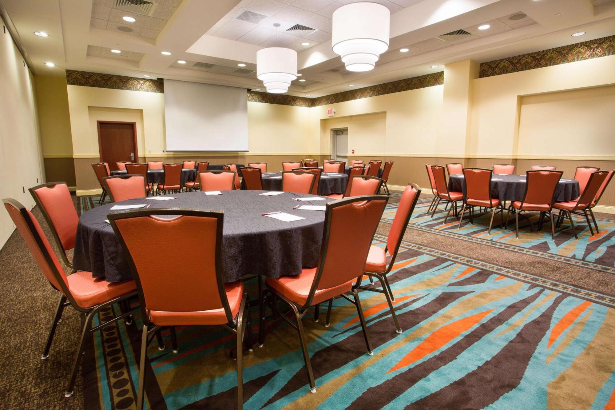 Drury Inn & Suites Columbus Grove City Buitenkant foto