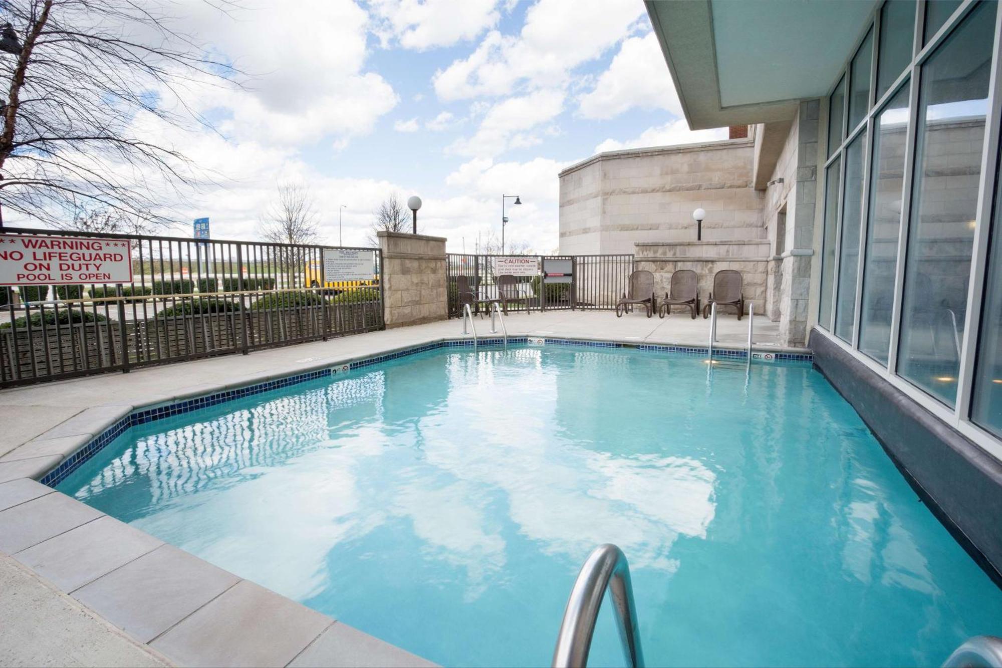 Drury Inn & Suites Columbus Grove City Buitenkant foto