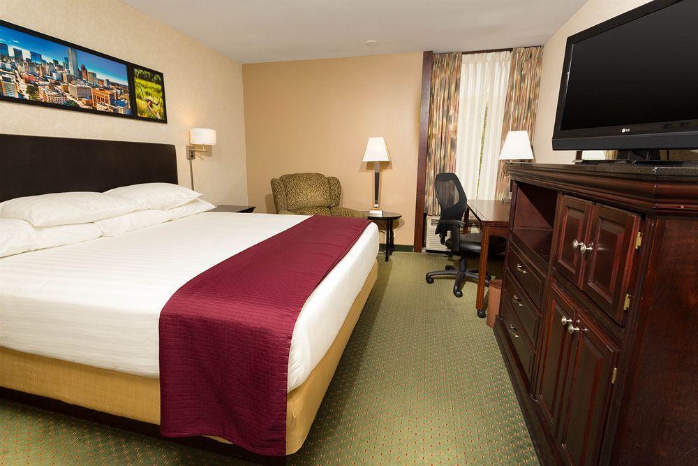 Drury Inn & Suites Columbus Grove City Buitenkant foto