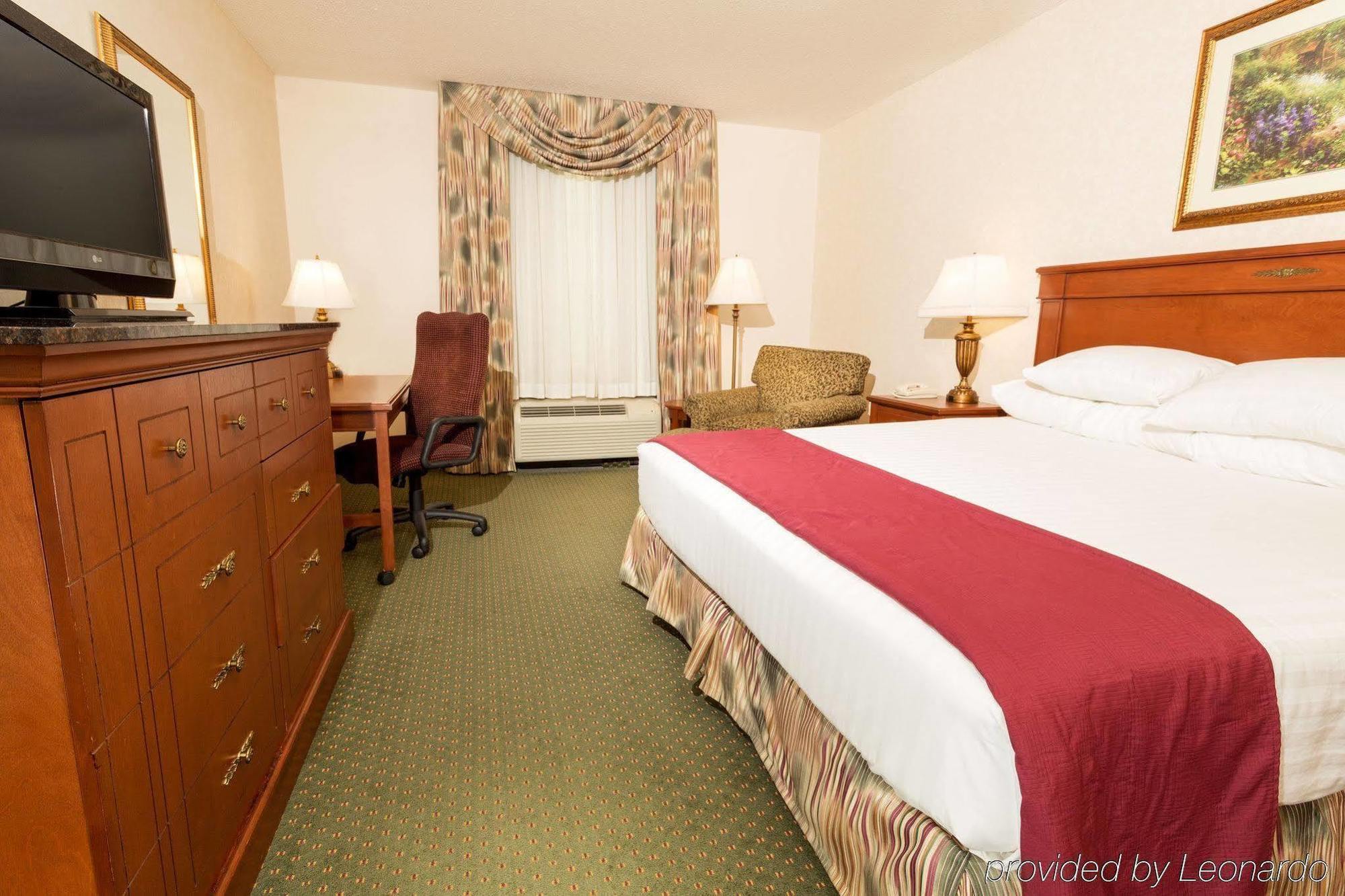 Drury Inn & Suites Columbus Grove City Buitenkant foto